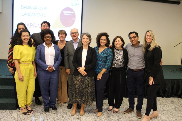Secretária Julia Sant'Anna apresentou o MAPA elaborado pela equipe da Escola de Formação da SEE/MG. Foto: Matheus Oliveira